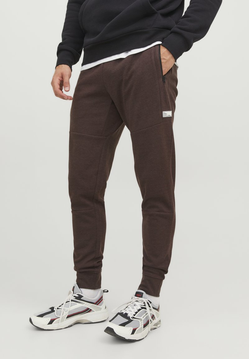 Jack & Jones JPSTWILL AIR PANTS - Jogginghose - seal brown