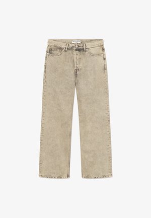 Beigenväriset suorat farkut, joissa on viisi taskua, vyölenkit, nappikiinnitys ja näkyvät ompeleet, vyötärönauhassa merkintä "Wood Wood Type 2".