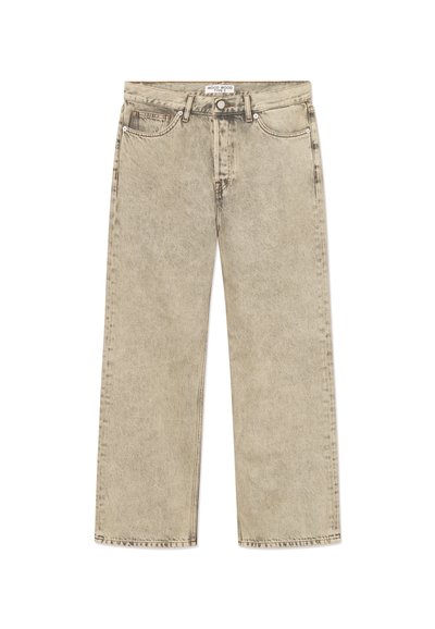 Μπεζ τζιν με ίσια γραμμή, πέντε τσέπες, θηλιές για ζώνη, κλείσιμο με κουμπί και εμφανείς ραφές, με ετικέτα "Wood Wood Type 2" στη μέση.