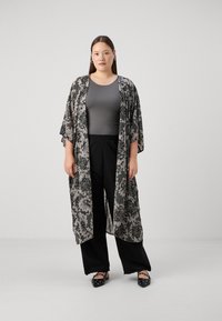 ONLY Carmakoma CARMELDON HOWDY LIFE 3/4 KIMONO  - Leichte Jacke - black