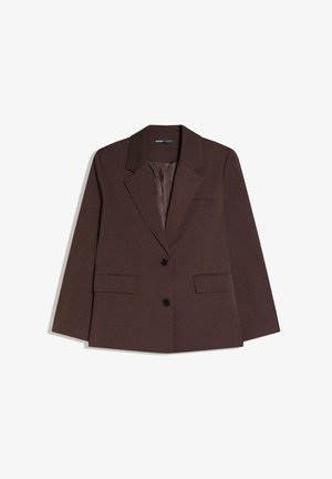 Blazer marron ajusté avec revers crantés, deux poches avant à rabat, fermeture par boutons et doublure intérieure lisse, posé à plat sur un fond blanc.