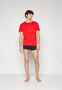 Tommy Hilfiger LOGO - Pyjamashirt - fierce red
