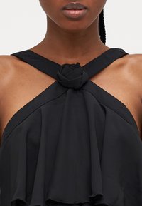 Vero Moda Petite VMFELICIA RUFFLE SHORT DRESS - Kokteilinė suknelė / vakarėlių suknelė - black