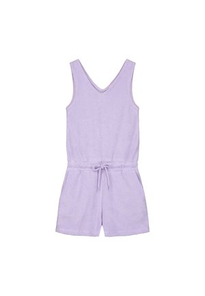 Lavendelfarvet tank-romper i blødt frottéstof med V-hals, justerbar snøre i taljen og løstsiddende shorts. Ingen lommer synlige.