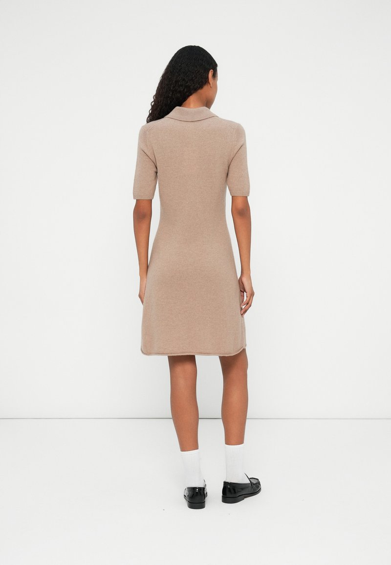 Tommy Hilfiger SOFT DRESS - Pletené šaty - safari heather