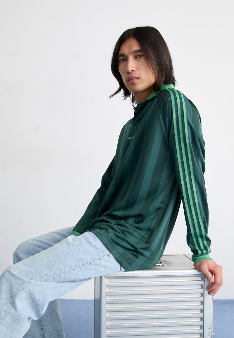 adidas Originals LONG SLEEVE - Piké - mineral green