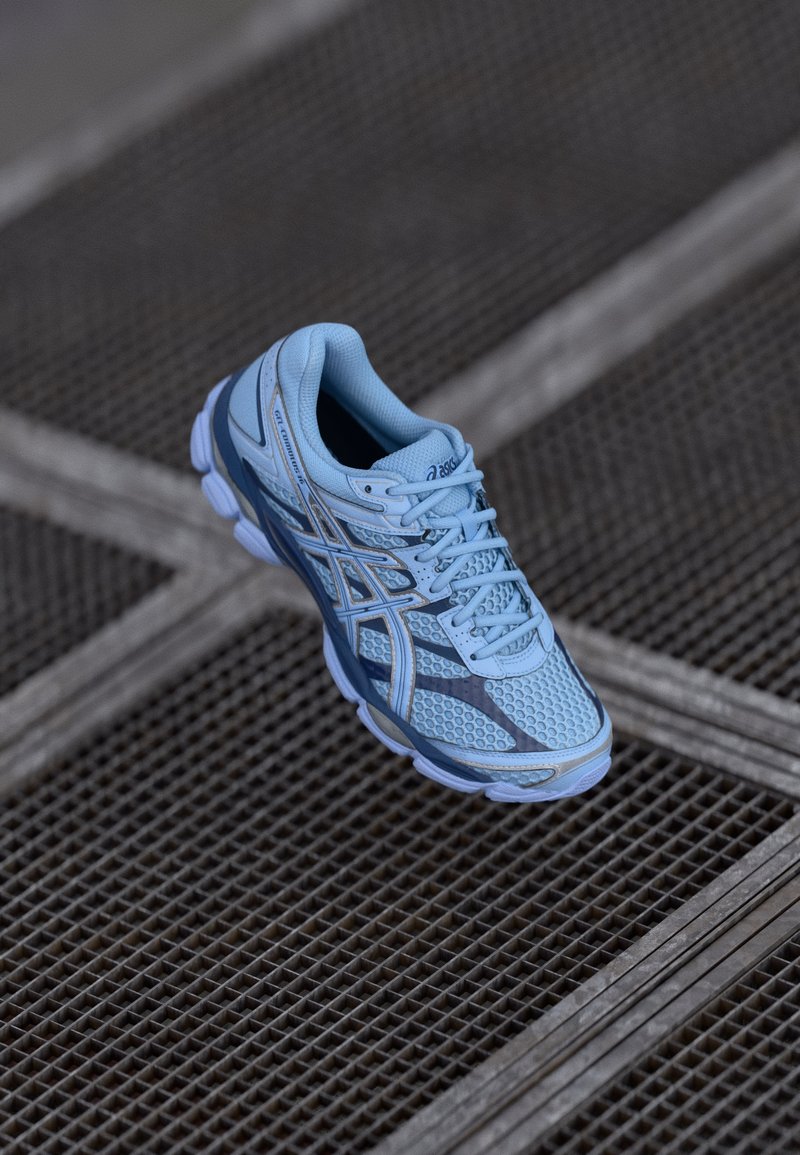 ASICS SportStyle GEL CUMULUS 16 UNISEX - Tossud - stone wash/independence blue