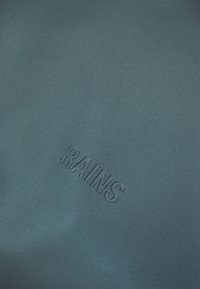 Rains Plecak