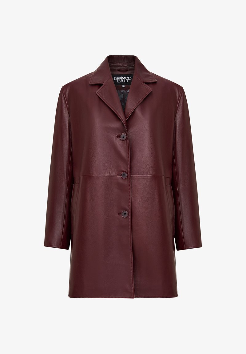 Cappotto lungo di pelle marrone scuro con ampi revers, tre bottoni frontali e tasche laterali, mostrato su sfondo bianco.