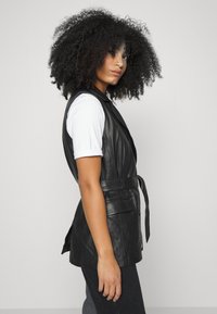 JJXX JYSEOUL - Džinsi ar taisnām starām - black denim