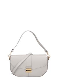 Borsa a tracolla in pelle grigia chiara con forma rettangolare, chiusura a pattina e accessori in oro. Presenta una tracolla rimovibile.