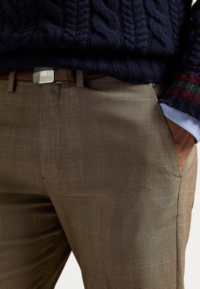 Polo Ralph Lauren MANHASSET STRETCH STRAIGHT FIT TROUSER - Pantaloni - brown glen