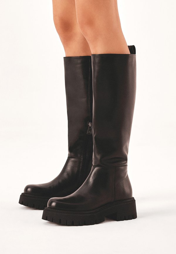 GOLDBERRY - Plateaustiefel