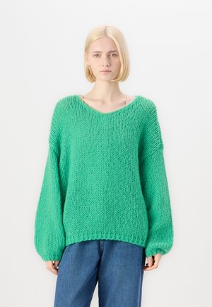 VMADA V NECK  - Pullover - bright green
