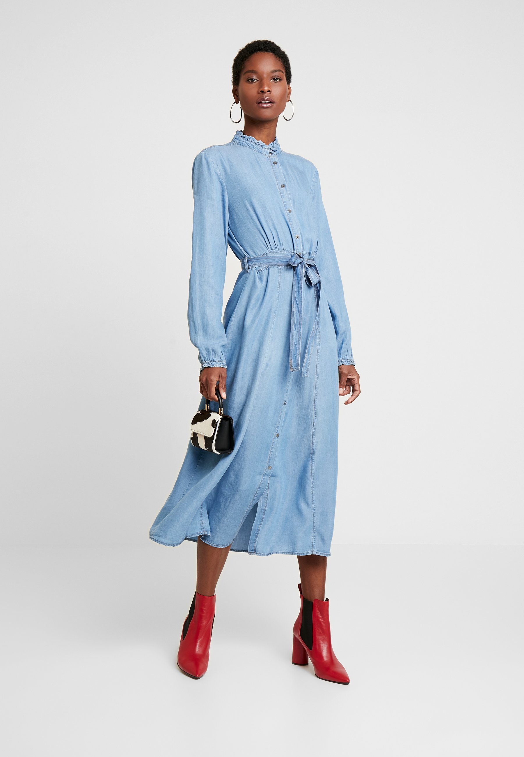 VINCACR DRESS Dongerikjole blue denim VINCACR DRESS Dongerikjole blue denim
