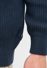 Thumbnail Image 5