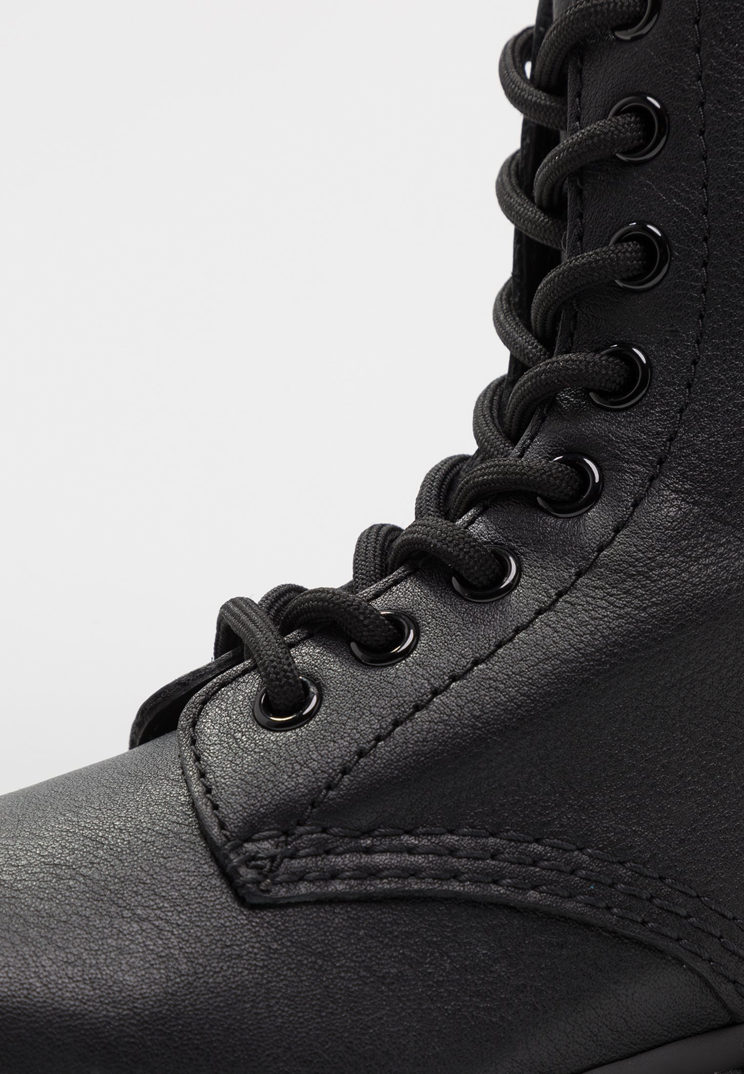 dr martens pascal virginia mono black
