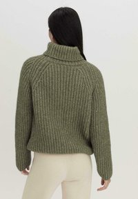hessnatur Strickpullover - moos
