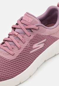 Skechers Performance GO WALK FLEX BUNGEE - Sneakers basse - mauve