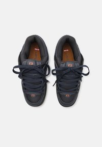 Globe FUSION - Skate shoes - phantom/burnt orange