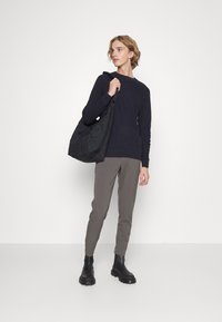 Lindbergh CLUB PANTS - Chinos - deep olive