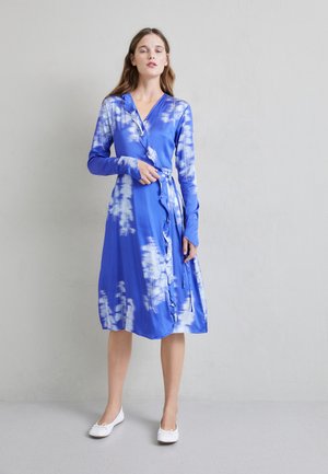 Fête Impériale SAIMA - Robe de jour - abstract dazzling blue/ice melt