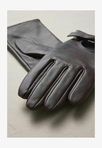 Selectat, chocolate brown