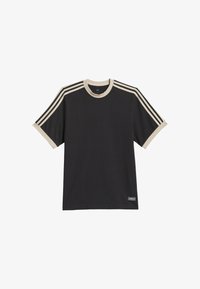 Sélectionné, black khaki three