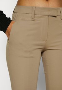 True Religion Pantaloni - camel