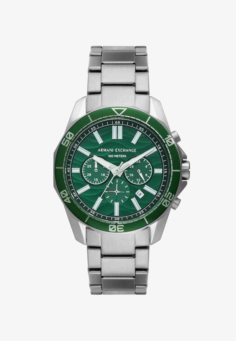 Chronograf hodinky Armani Exchange se zeleným ciferníkem a stříbrným kovovým páskem, třemi subciferníky, okénkem data a voděodolností až do 100 metrů.