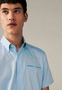 Next TRIMMED  SHORT SLEEVE  - Vapaa-ajan kauluspaita - light blue