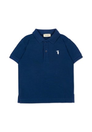 Polo a maniche corte blu navy con due bottoni e un piccolo logo bianco sul petto sinistro, stesa su sfondo bianco.