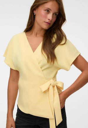 Vero Moda, TOP VMSONJA TOP - Blouse - pale banana
