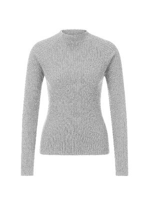 Maglione grigio a coste con maniche lunghe e colletto alto. Realizzato in un materiale a maglia testurizzato, con un design aderente.