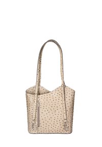 Borsa a tracolla in pelle beige perforata con due manici lunghi, apertura superiore e tasca laterale con zip. Texture morbida con dettagli a borchie rotonde.