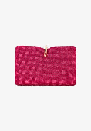 Rektangulær rød clutchtaske dækket af små rhinsten med lukning i guldfarve, der har tre røde ædelsten.