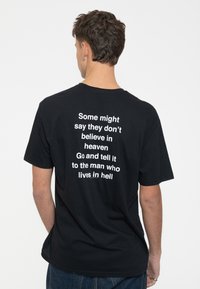 Paradiso Clothing SOME MIGHT SAY LYRICS - Print T-shirt - black