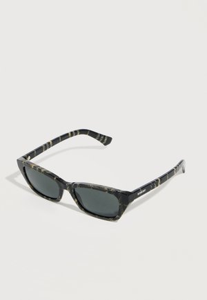 Ochelari de soare negri, dreptunghiulari, cu un model discret bej-marmorat si lentile inchise la culoare, cu logo-ul "Burberry" vizibil pe tija.