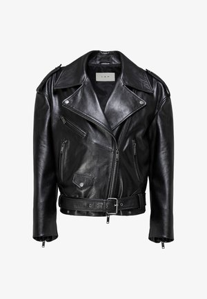 Musta nahkainen moottoripyörätakki epäsymmetrisellä vetoketjulla, kolmella vetoketjullisella taskulla, napillinen läppätasku, olkasaappaat ja säädettävä vyö.