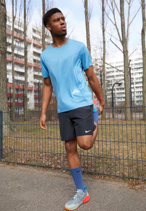 TRAIL RISE 365 - Koszulka sportowa - dutch blue/mint foam