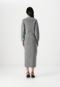 Elisabetta Franchi WOMAN'S DRESS - Φόρεμα-πουλόβερ - nero/burro