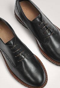 Massimo Dutti Sportieve veterschoenen - black