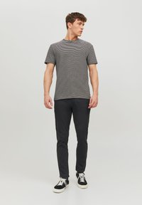 Jack & Jones - JJIMARCO JJDAVE 2 PACK - Chinos - black/dusty olive Thumbnail Image 1