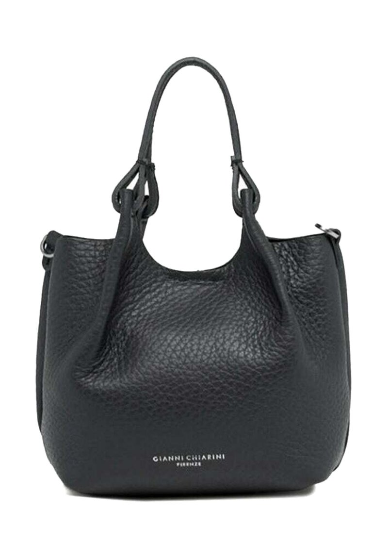 Borsa a tracolla in pelle nera con texture, dotata di doppio manico, dalla forma leggermente morbida, con la scritta "GIANNI CHIARINI FIRENZE" stampata in bianco sul davanti.