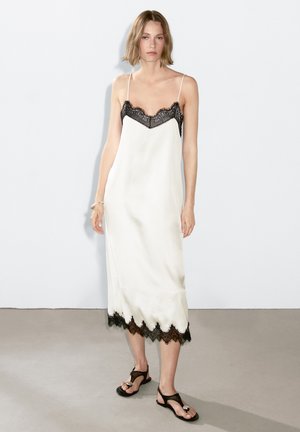 Robe de jour - white