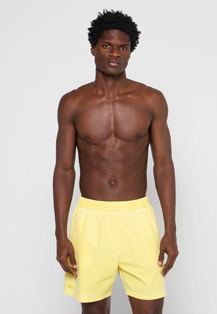 Lacoste - Bañador corto (amarillo)