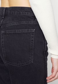 ARKET Vaqueros rectos - black denim