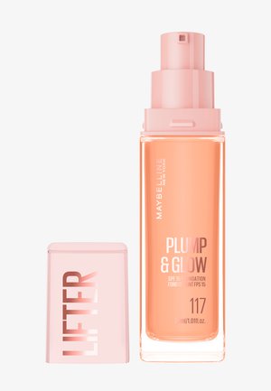 Flacon de fond de teint Maybelline Plump & Glow avec distributeur à pompe et bouchon rose amovible étiqueté "LIFTER", teinte 117, SPF 15, 30 ml.