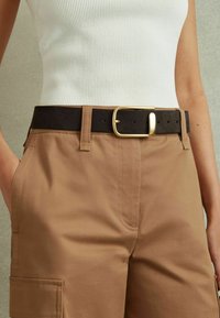 Reiss IYLA HALF KEEPER  - Bælter - chocolate