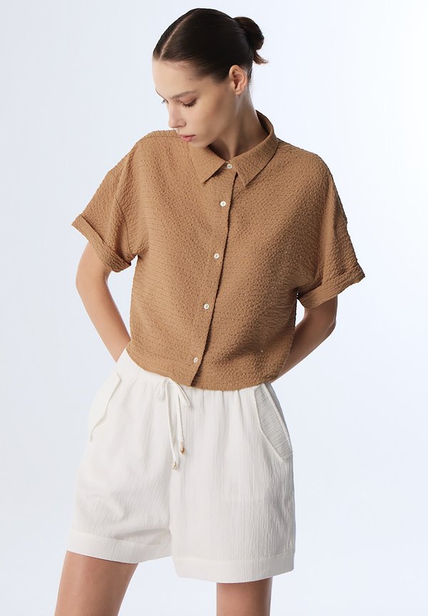 POCKET FLAP TEXTURED  - Shorts - ecru